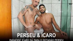 The gifted Perseu and the paraense Ícaro invade the club's bathroom to make out. The makeout ends up becoming a sex and they spend a lot of time in the bathroom with people knocking on the door.